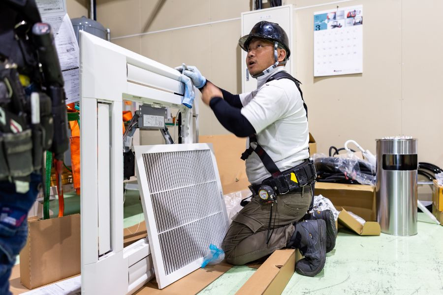 エアコン設置などの電工スタッフ AIでは代替されにくい現場技術職 研修