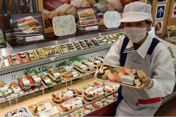 食品スーパー「FEEL」でのパック詰めや商品陳列 | 株式会社 フィールコーポレーション | 採用サイト